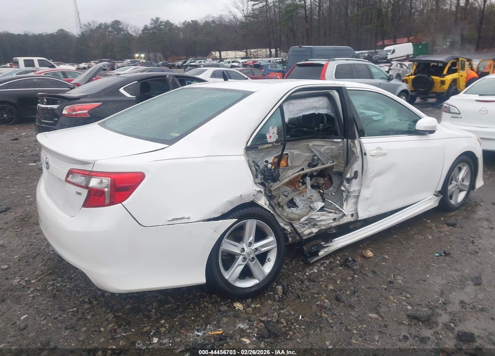 2014 TOYOTA CAMRY SE VIN: 4T1BF1FK0EU397677