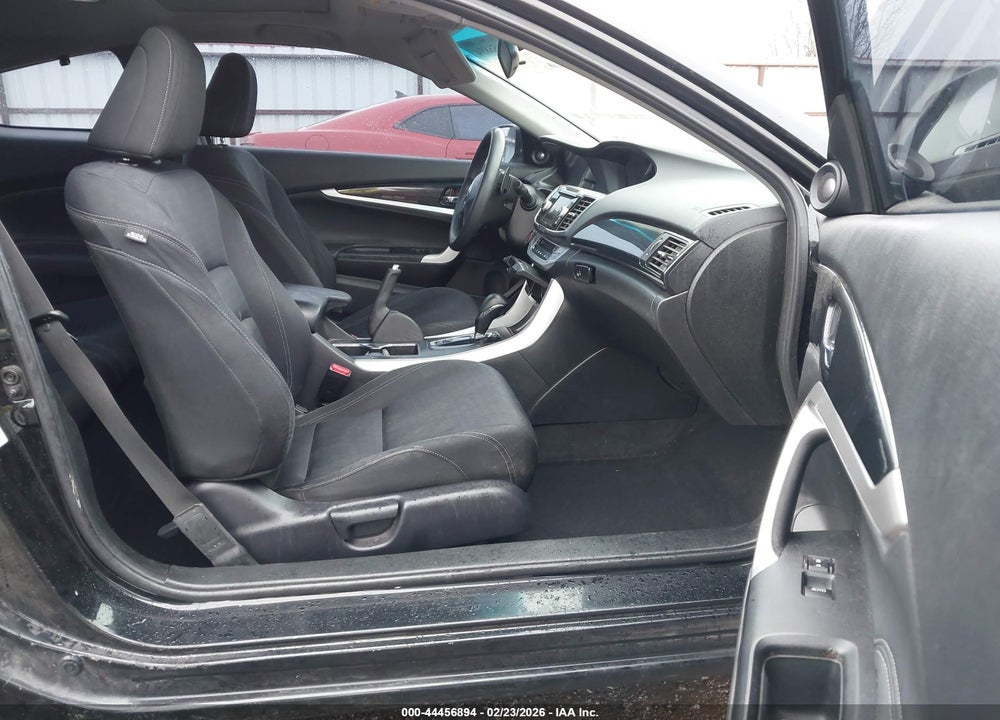 2015 HONDA ACCORD EX VIN: 1HGCT1B75FA005252