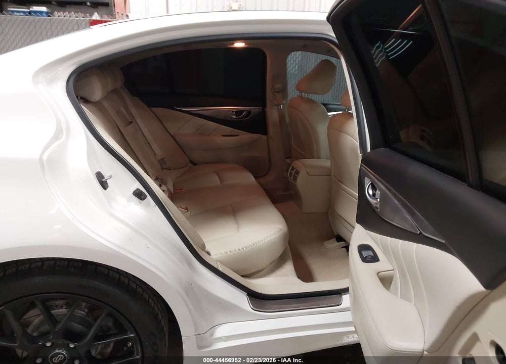 2015 INFINITI Q50 PREMIUM VIN: JN1BV7AR9FM423325