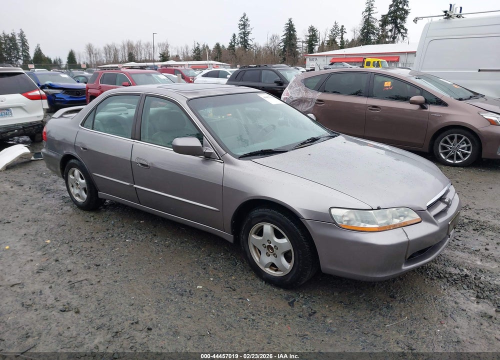 2000 HONDA ACCORD 3.0 EX VIN: 1HGCG1650YA068467