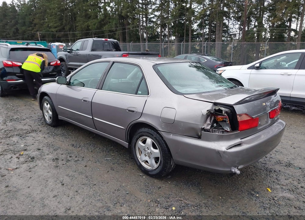 2000 HONDA ACCORD 3.0 EX VIN: 1HGCG1650YA068467