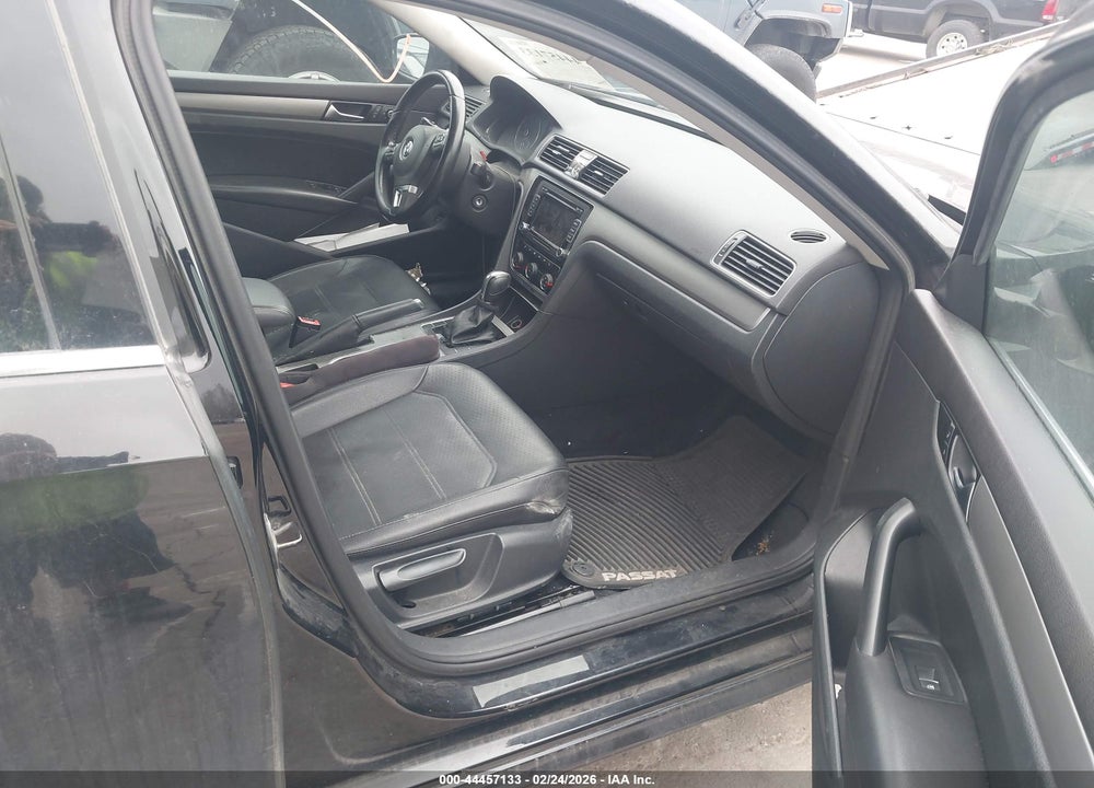 2014 VOLKSWAGEN PASSAT 1.8T SE VIN: 1VWBS7A31EC062577