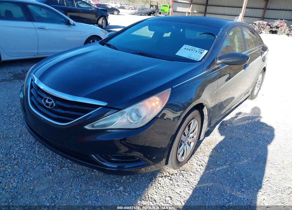 2011 HYUNDAI SONATA VIN: 5NPEB4AC3BH145815