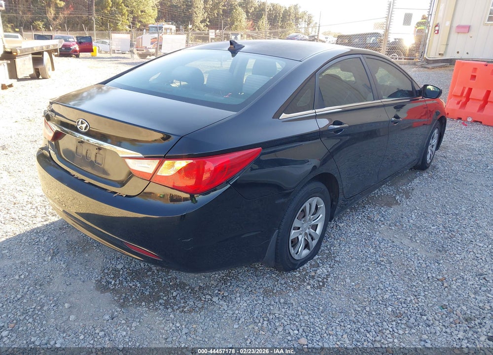 2011 HYUNDAI SONATA VIN: 5NPEB4AC3BH145815