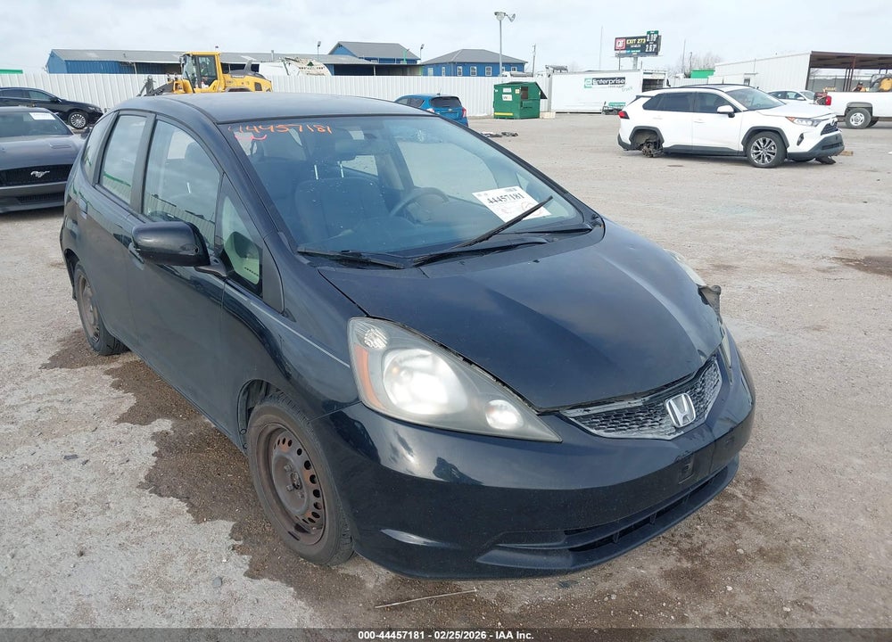 2012 HONDA FIT VIN: JHMGE8H31CC027027