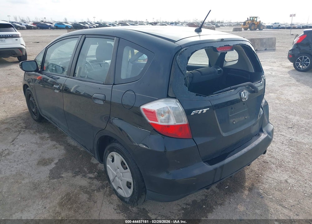 2012 HONDA FIT VIN: JHMGE8H31CC027027