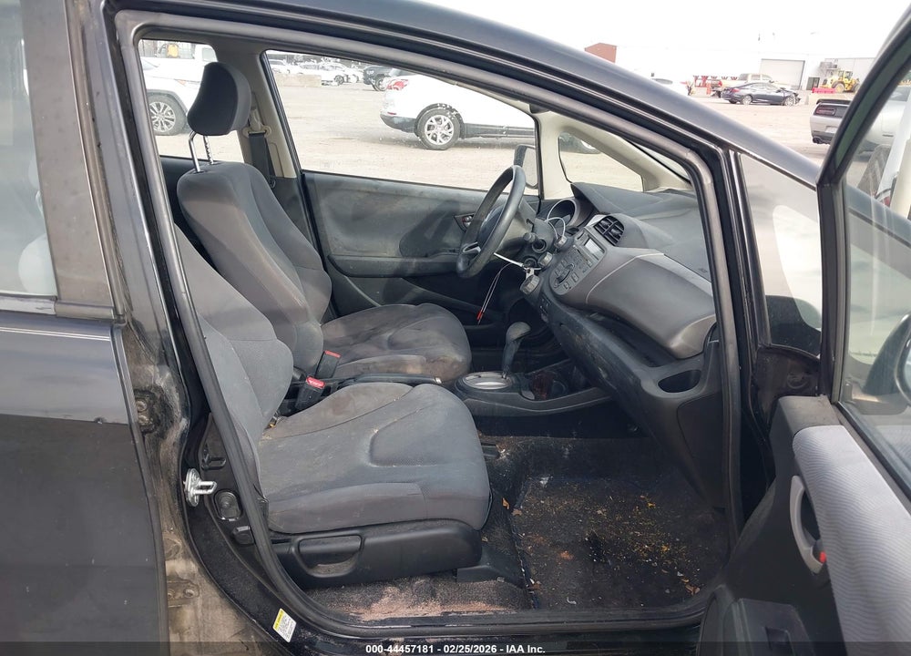 2012 HONDA FIT VIN: JHMGE8H31CC027027