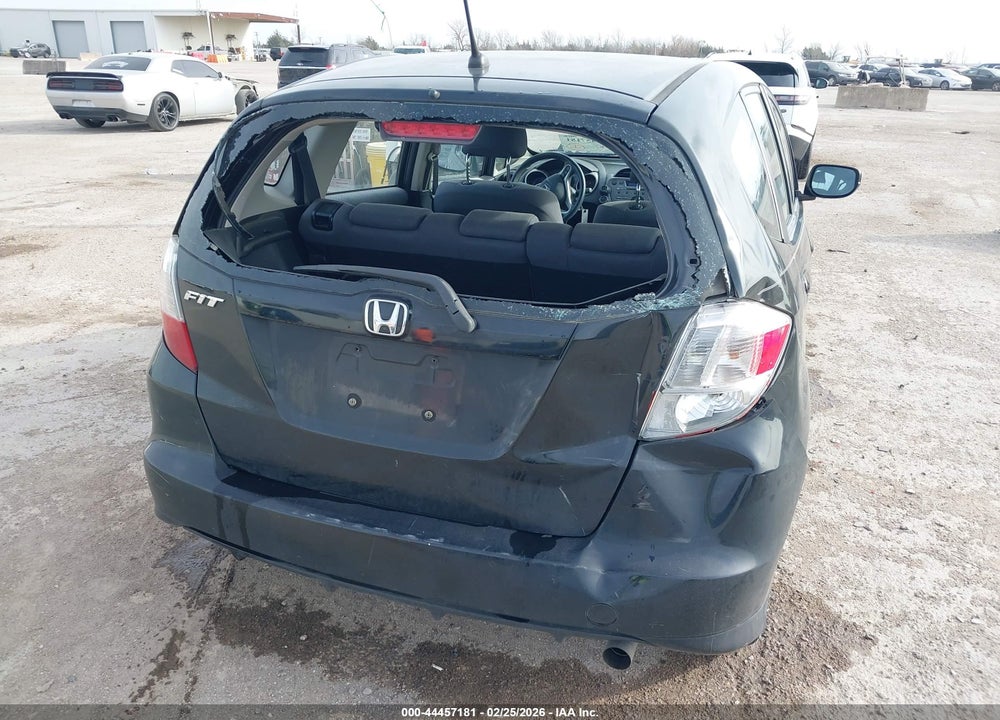 2012 HONDA FIT VIN: JHMGE8H31CC027027