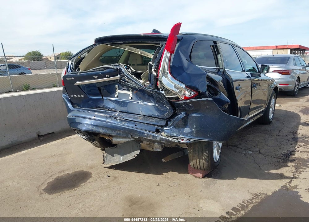 2015 VOLVO XC60 T5 PREMIER VIN: YV440MDK0F2754899