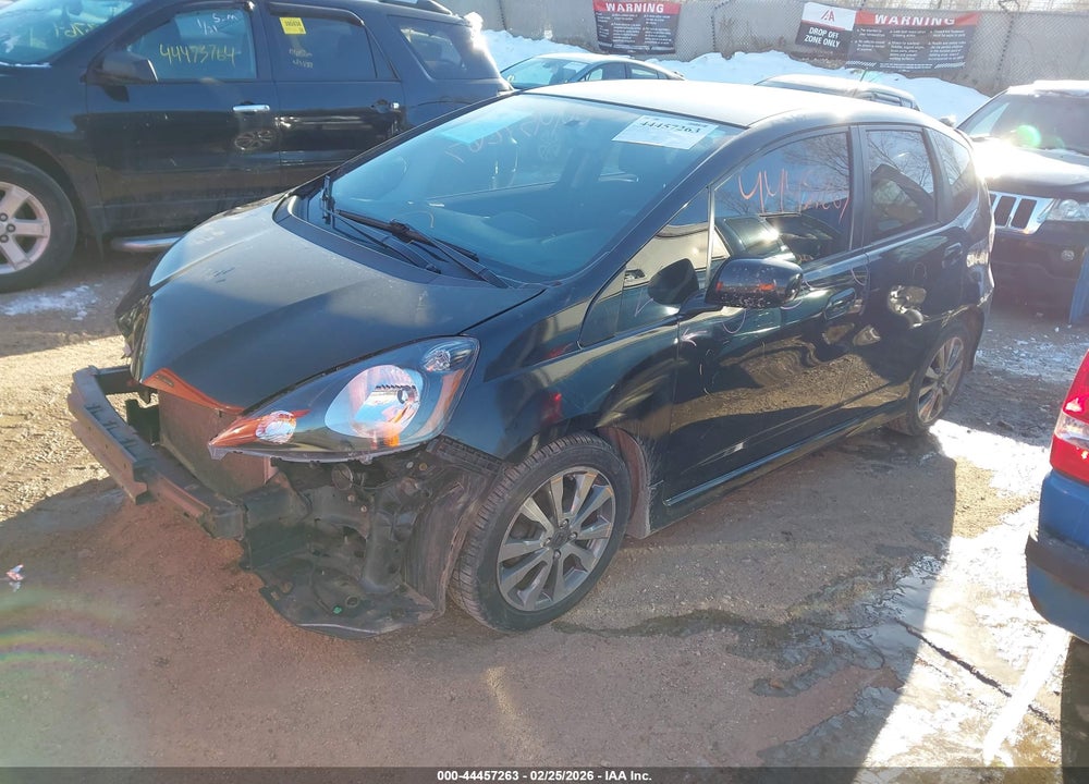 2013 HONDA FIT SPORT VIN: JHMGE8H53DC062803
