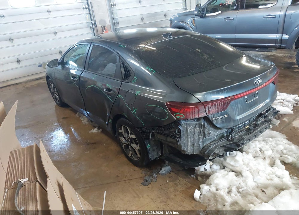 2019 KIA FORTE LXS VIN: 3KPF24AD8KE015398