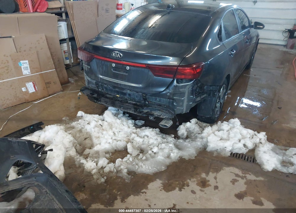 2019 KIA FORTE LXS VIN: 3KPF24AD8KE015398