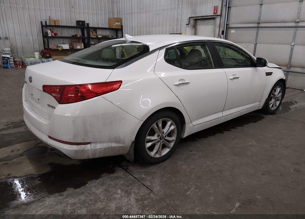 2011 KIA OPTIMA EX VIN: KNAGN4A74B5076617