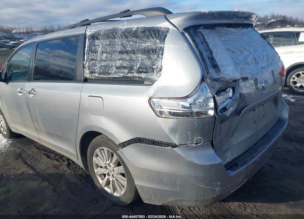 2011 TOYOTA SIENNA XLE VIN: 5TDDK3DC5BS008063