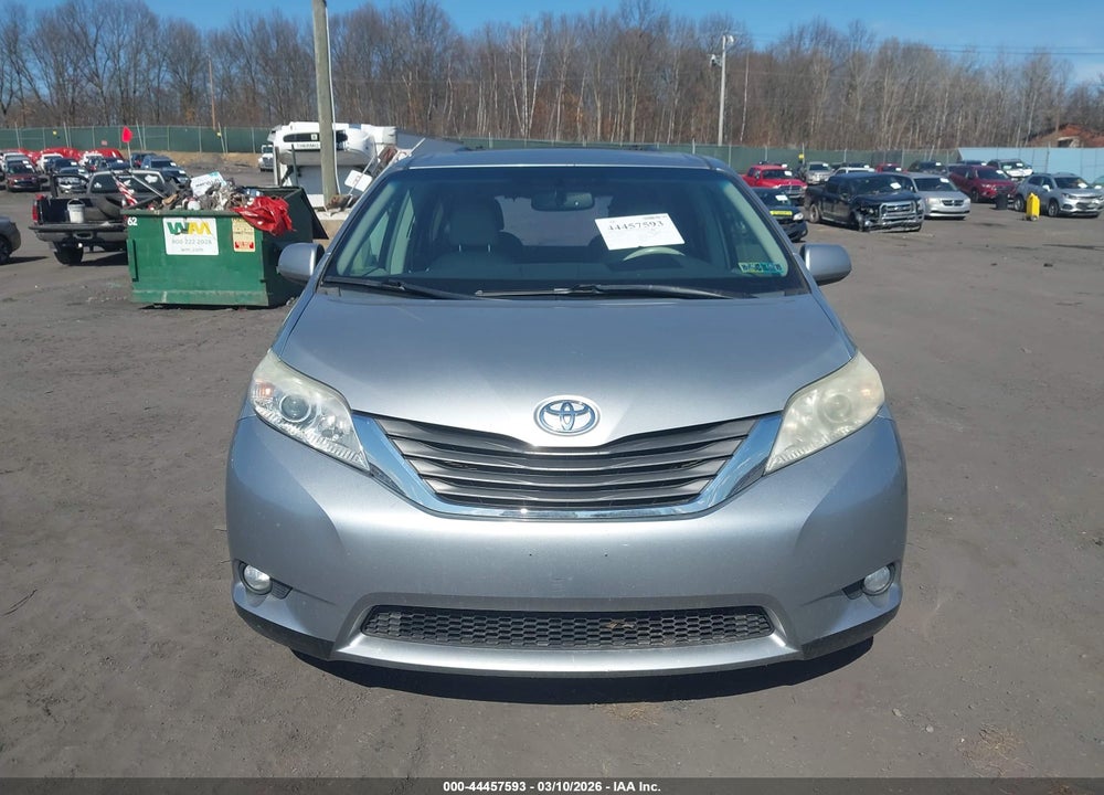 2011 TOYOTA SIENNA XLE VIN: 5TDDK3DC5BS008063
