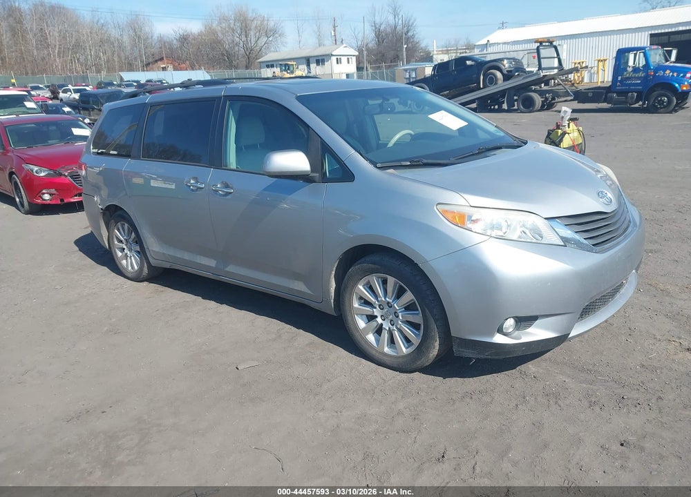 2011 TOYOTA SIENNA XLE VIN: 5TDDK3DC5BS008063