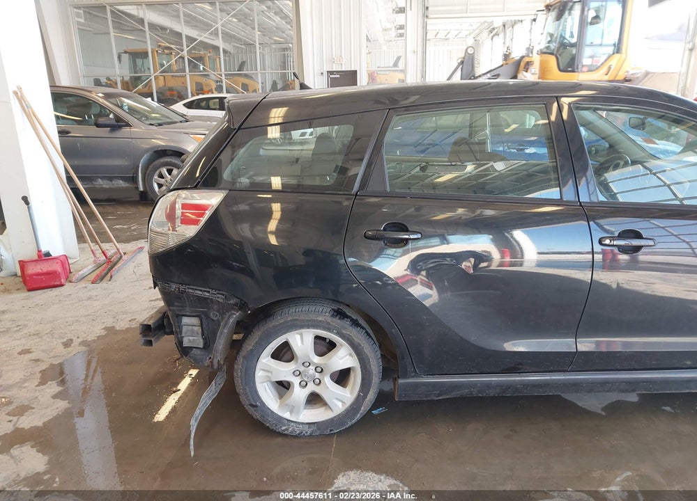 2005 TOYOTA MATRIX XR VIN: 2T1KR32E65C327606