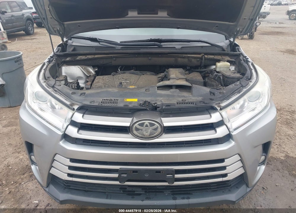 2017 TOYOTA HIGHLANDER XLE VIN: 5TDKZRFHXHS511238