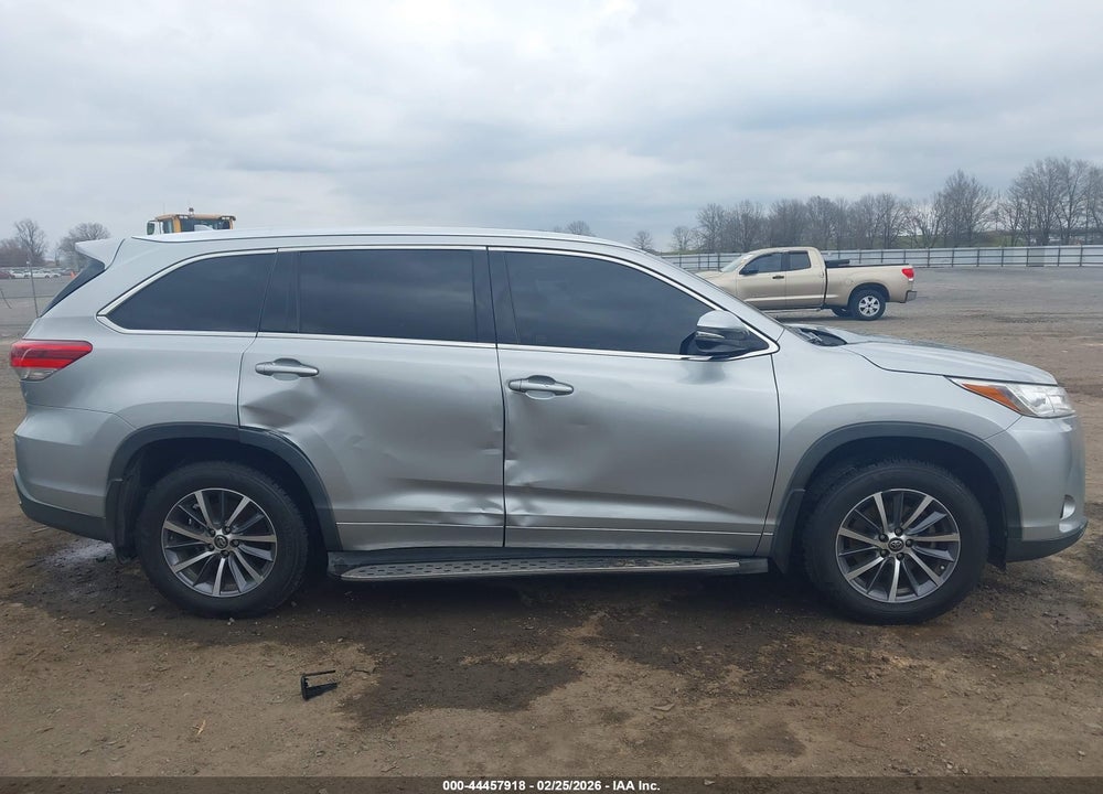 2017 TOYOTA HIGHLANDER XLE VIN: 5TDKZRFHXHS511238