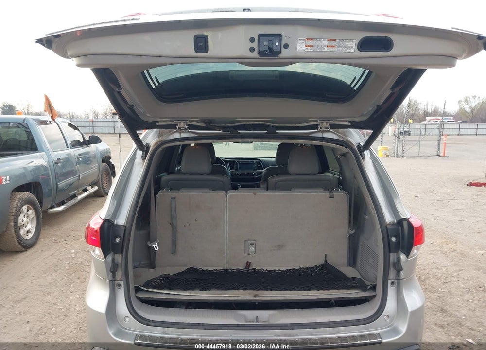2017 TOYOTA HIGHLANDER XLE VIN: 5TDKZRFHXHS511238