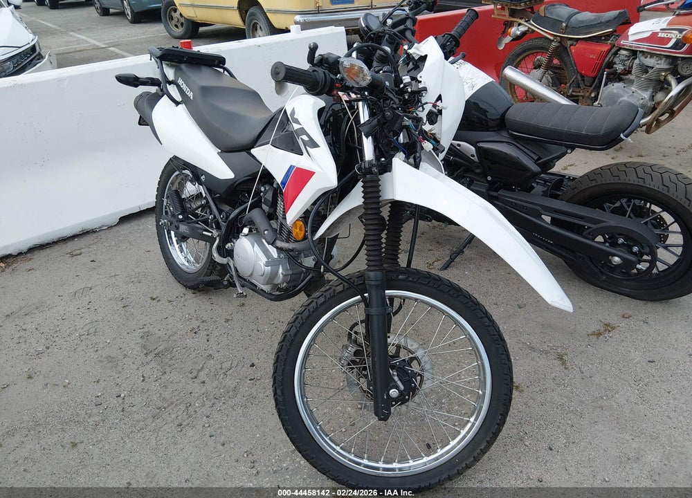 2025 HONDA XR150L E VIN: 3H1KD1313SD200891