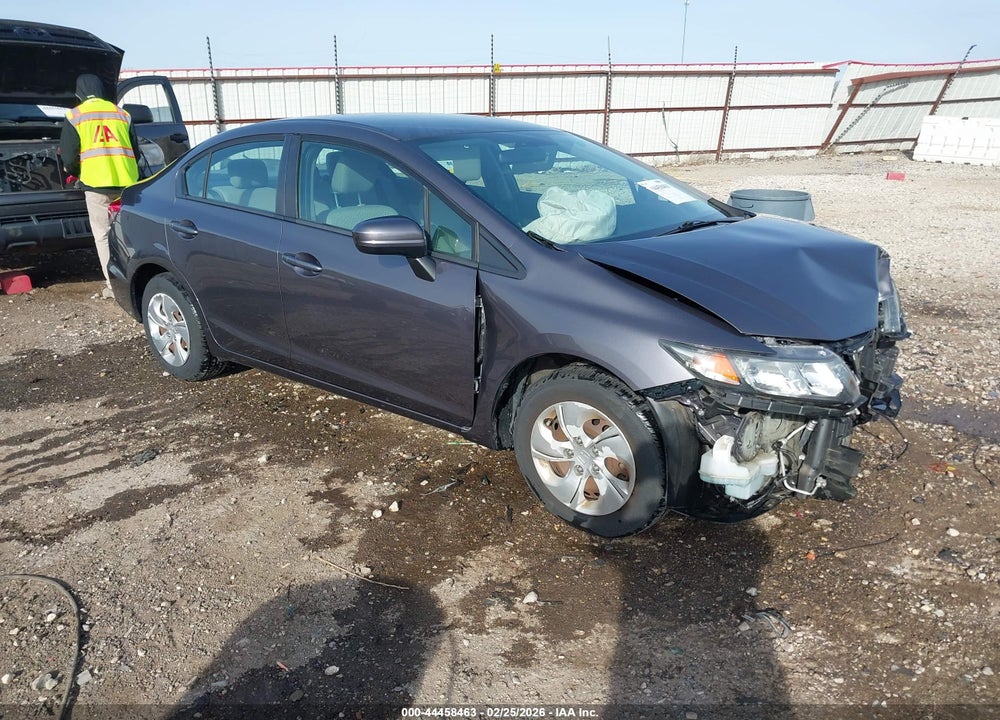 2015 HONDA CIVIC LX VIN: 19XFB2F51FE085515