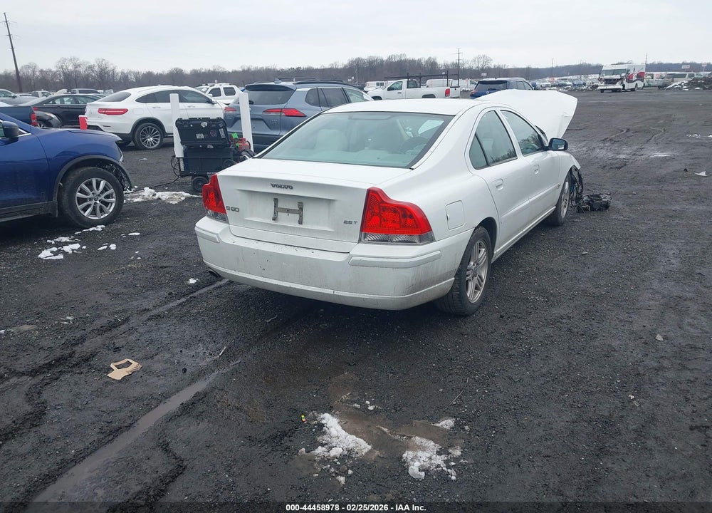 2006 VOLVO S60 2.5T VIN: YV1RS592X62505215