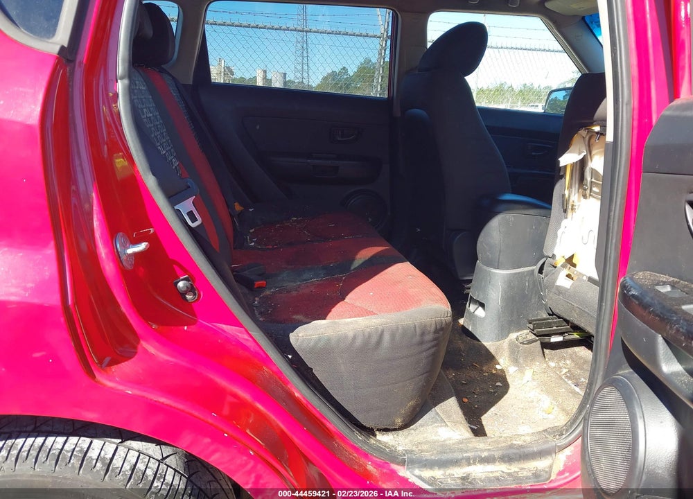 2011 KIA SOUL + VIN: KNDJT2A29B7254081