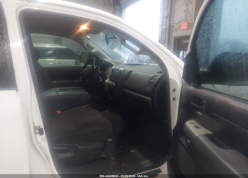2011 TOYOTA TUNDRA GRADE 5.7L V8 VIN: 5TFRY5F16BX099947