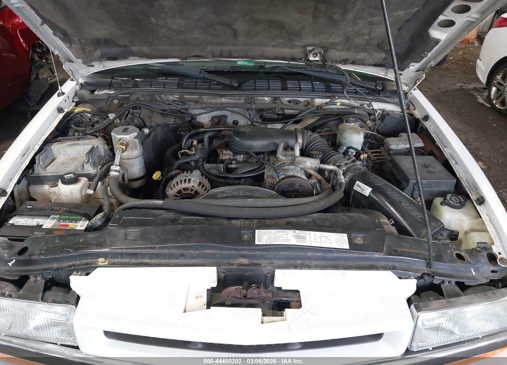2001 CHEVROLET BLAZER LT VIN: 1GNDT13W71K263176