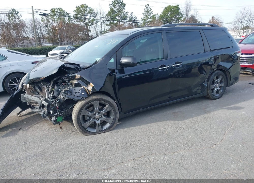 2016 TOYOTA SIENNA SE PREMIUM 8 PASSENGER VIN: 5TDXK3DC8GS742281
