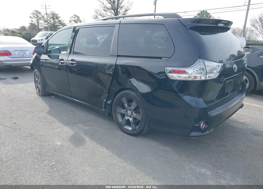 2016 TOYOTA SIENNA SE PREMIUM 8 PASSENGER VIN: 5TDXK3DC8GS742281