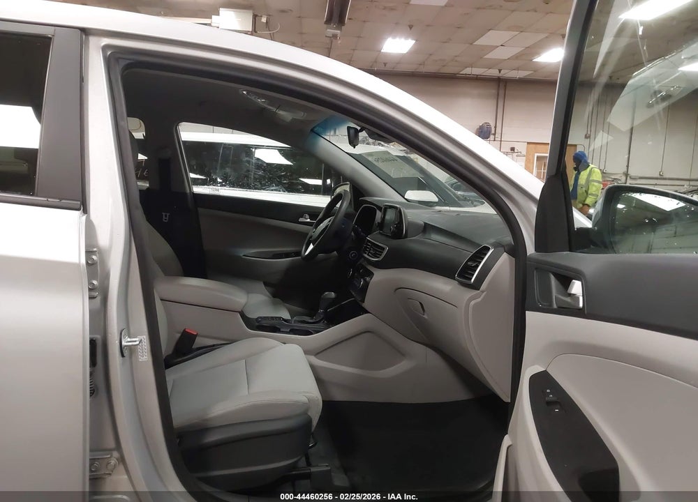 2019 HYUNDAI TUCSON SE VIN: KM8J2CA43KU953326