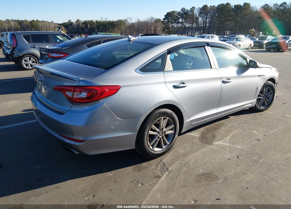 2015 HYUNDAI SONATA SE VIN: 5NPE24AF5FH252476