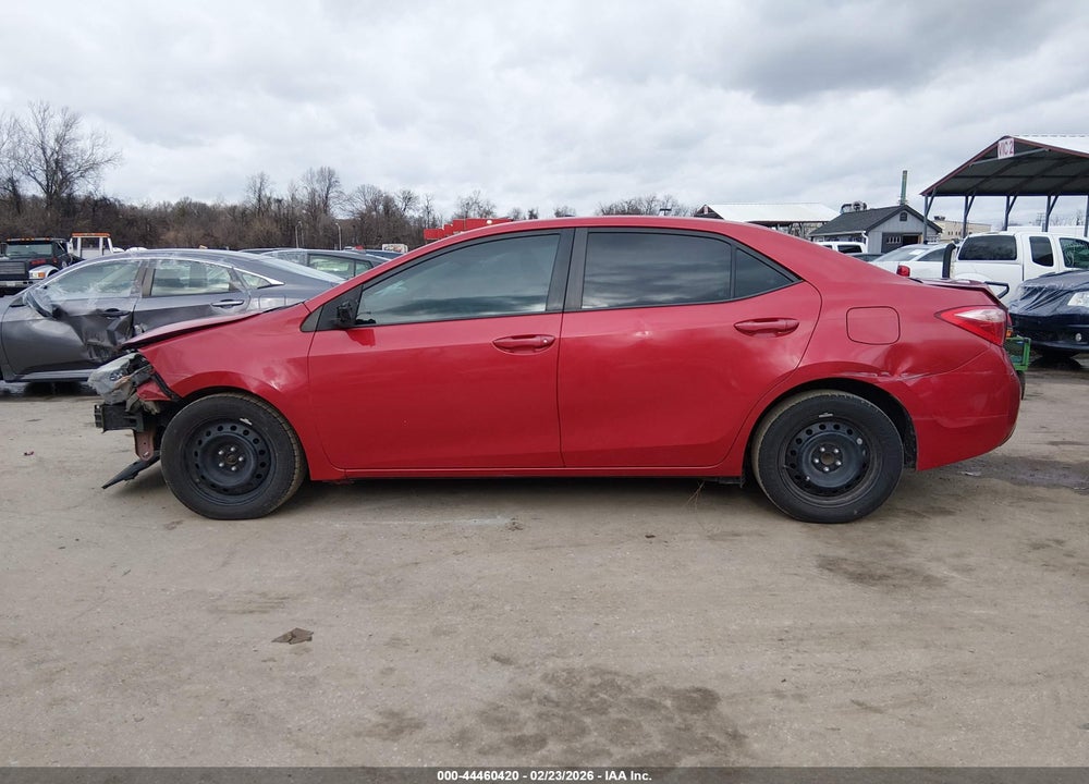 2018 TOYOTA COROLLA LE VIN: 5YFBURHE4JP821109