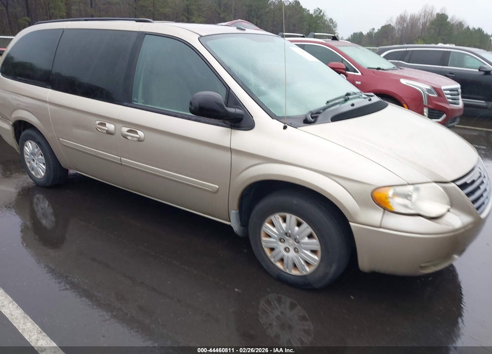2006 CHRYSLER TOWN & COUNTRY LX VIN: 2A4GP44RX6R880465