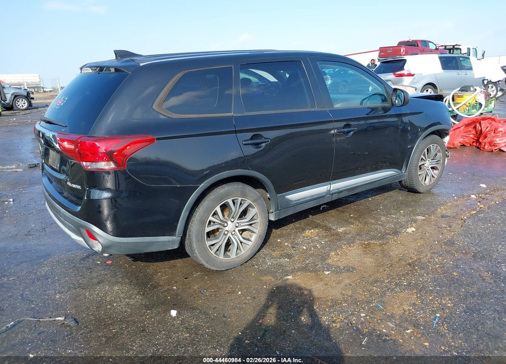 2017 MITSUBISHI OUTLANDER ES VIN: JA4AD2A39HZ010752