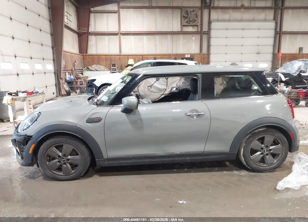 2022 MINI HARDTOP COOPER S VIN: WMW53DH06N2R11936