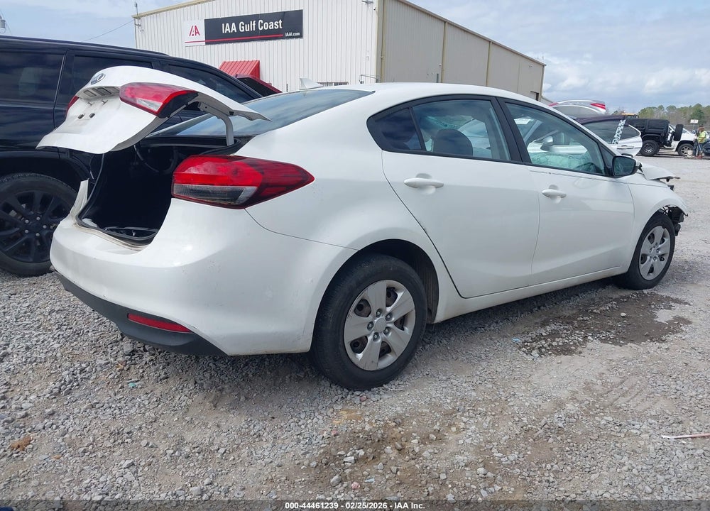 2018 KIA FORTE LX VIN: 3KPFK4A77JE244633