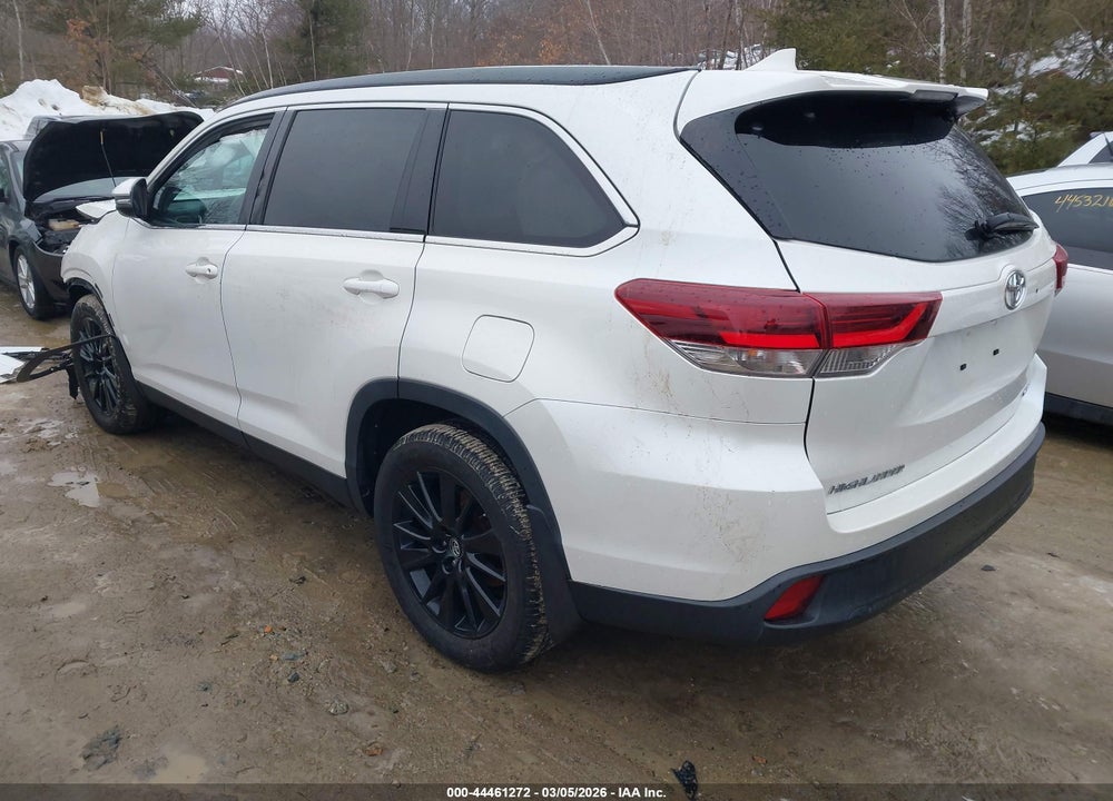 2019 TOYOTA HIGHLANDER SE VIN: 5TDJZRFH8KS608604
