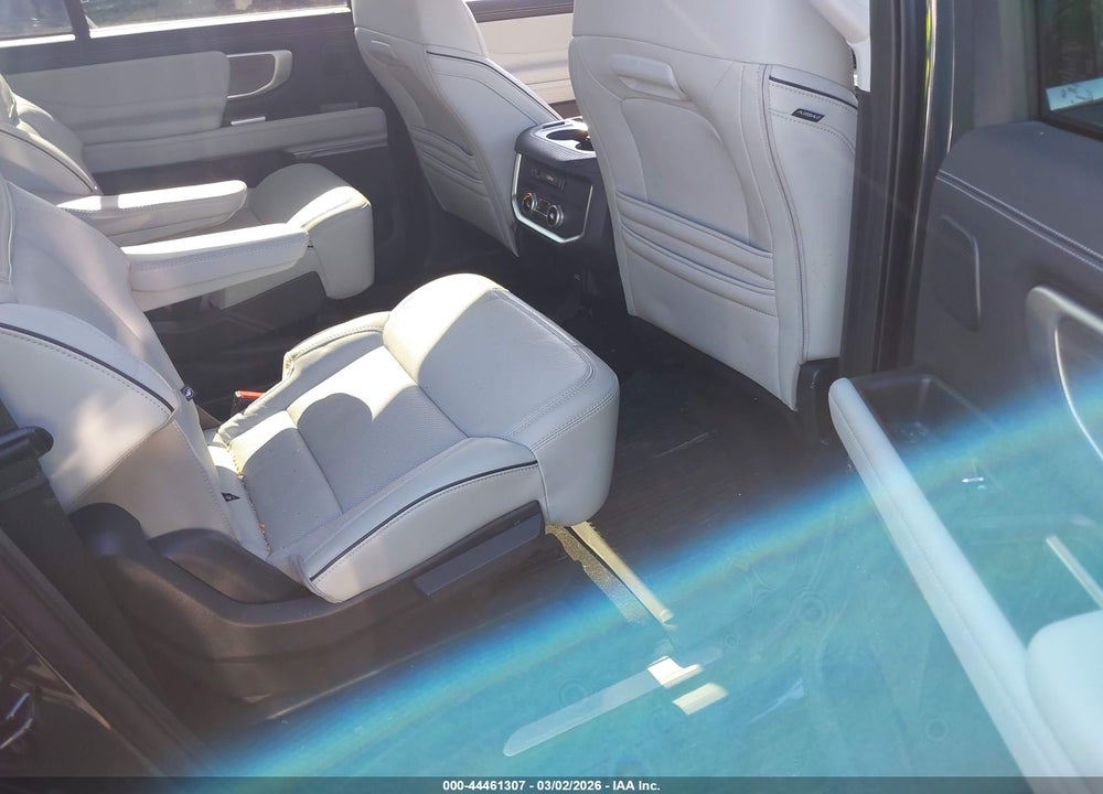 2025 FORD EXPEDITION PLATINUM MAX VIN: 1FMJK1MG6SEA22890