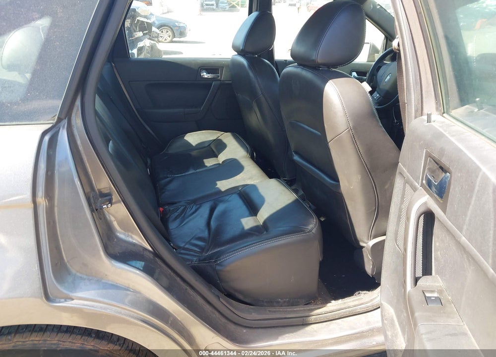 2011 FORD FOCUS SES VIN: 1FAHP3GN8BW143009