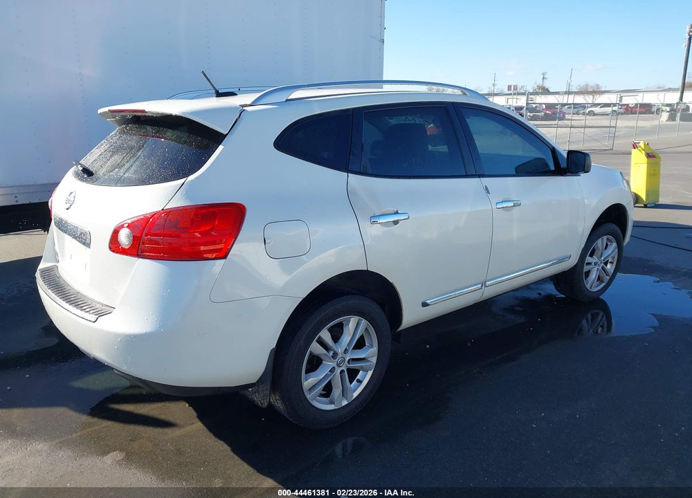 2015 NISSAN ROGUE SELECT S VIN: JN8AS5MT2FW661426