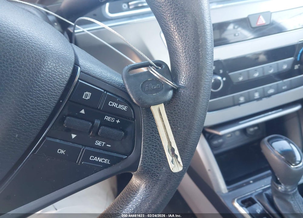 2015 HYUNDAI SONATA SE VIN: 5NPE24AF5FH121872