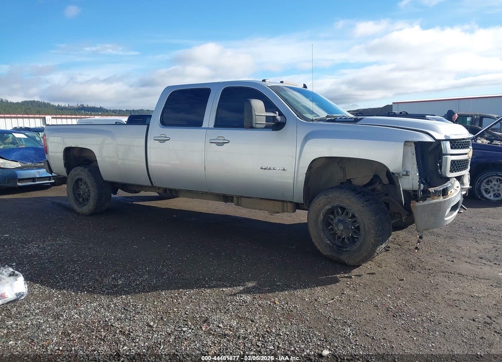 2011 CHEVROLET SILVERADO 3500HD LTZ VIN: 1GC4K1C86BF151329