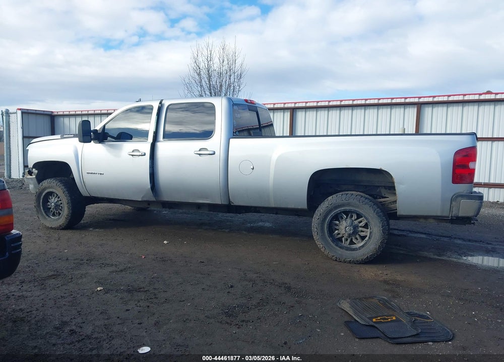 2011 CHEVROLET SILVERADO 3500HD LTZ VIN: 1GC4K1C86BF151329
