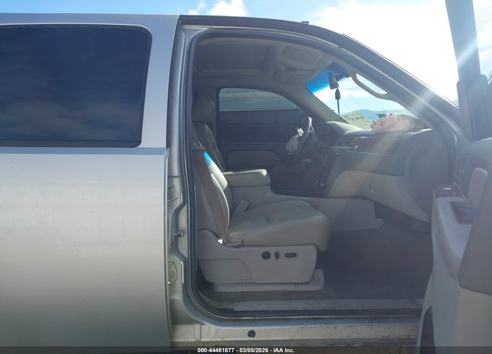 2011 CHEVROLET SILVERADO 3500HD LTZ VIN: 1GC4K1C86BF151329
