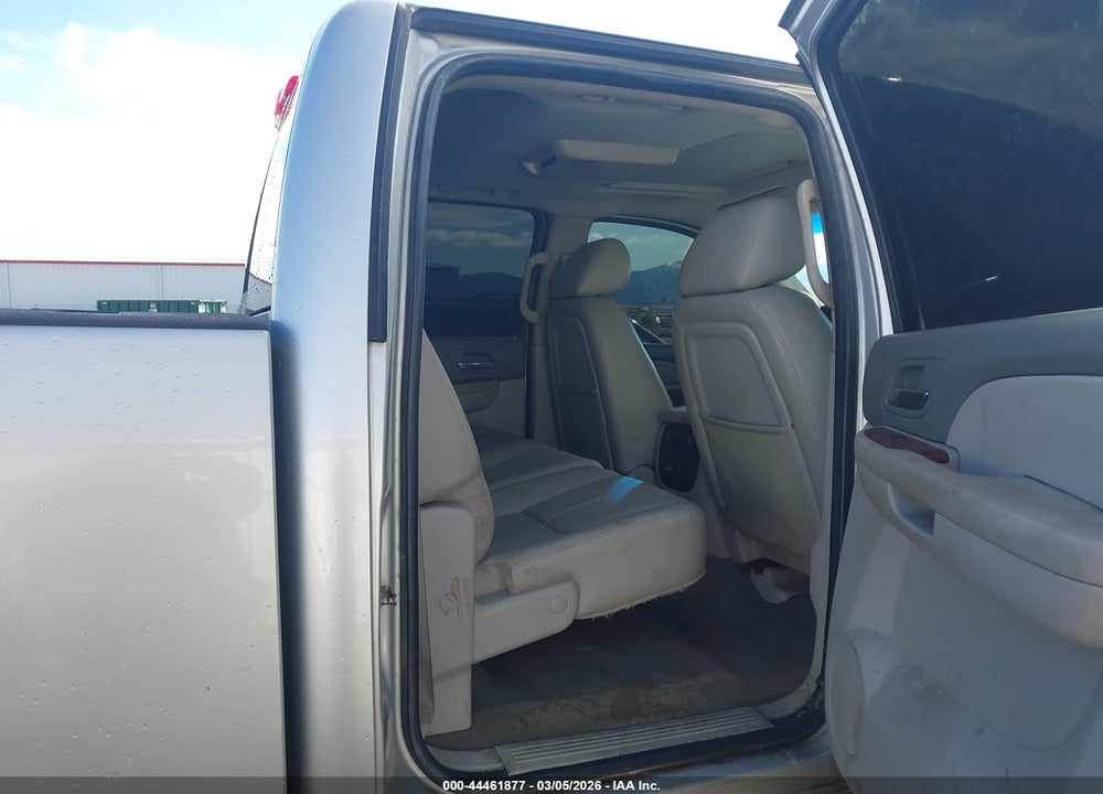 2011 CHEVROLET SILVERADO 3500HD LTZ VIN: 1GC4K1C86BF151329