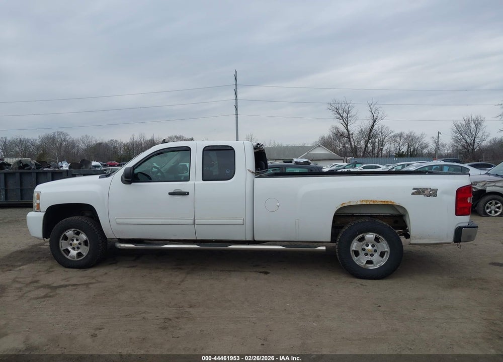 2010 CHEVROLET SILVERADO 1500 LT VIN: 1GCSKSE04AZ197596