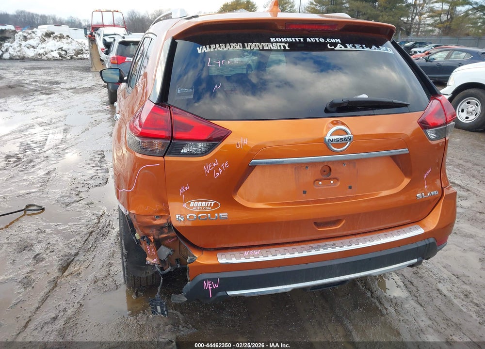 2017 NISSAN ROGUE SL VIN: 5N1AT2MV3HC813027